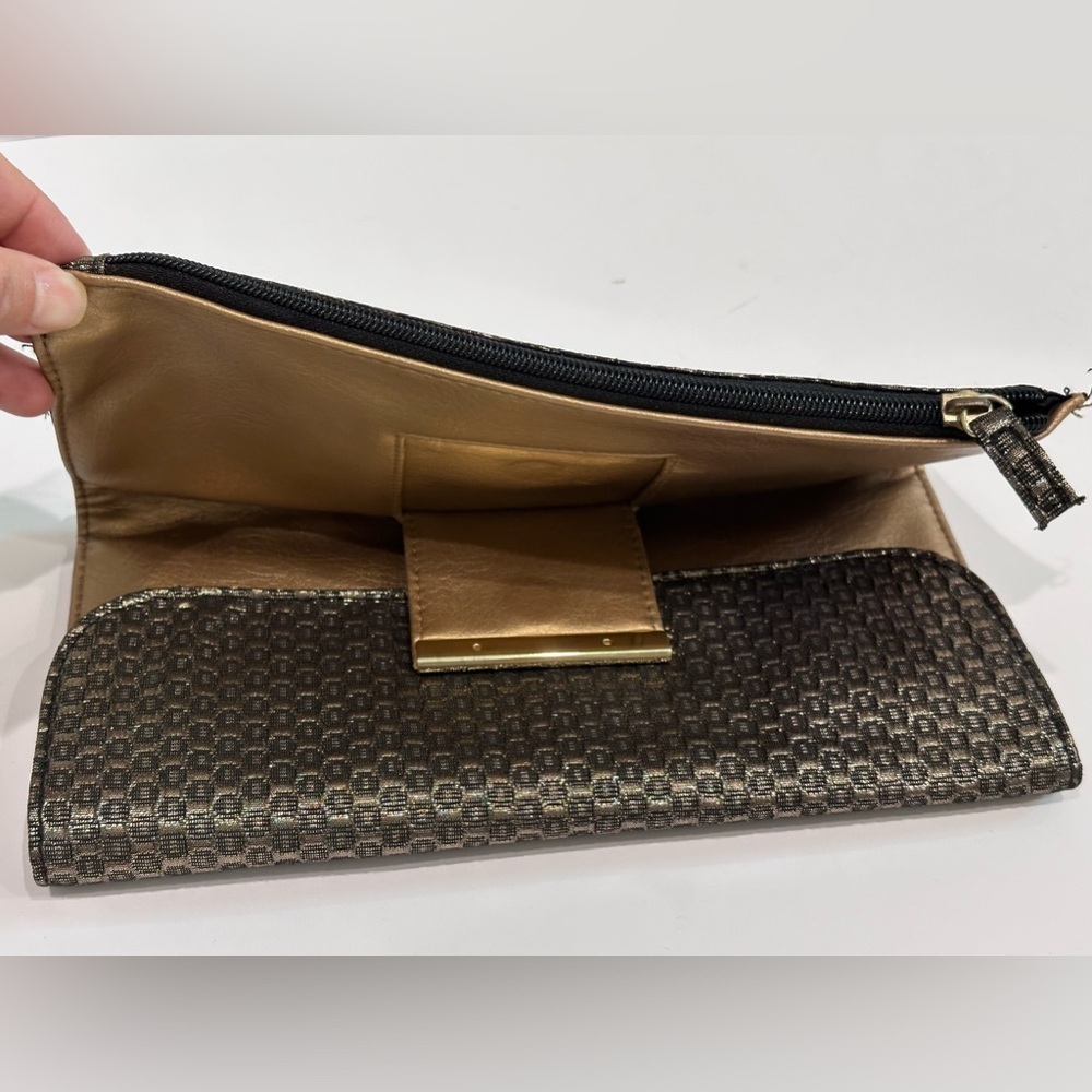 ✨ Style & Co Envelope Clutch – Gold & Silver ✨